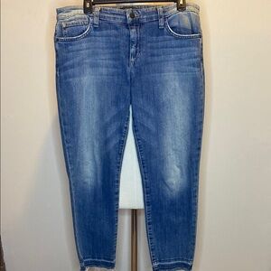 Joe's Jeans Capri Cropped Denim Jeans in a Light Blue Wash (30W x 25L)